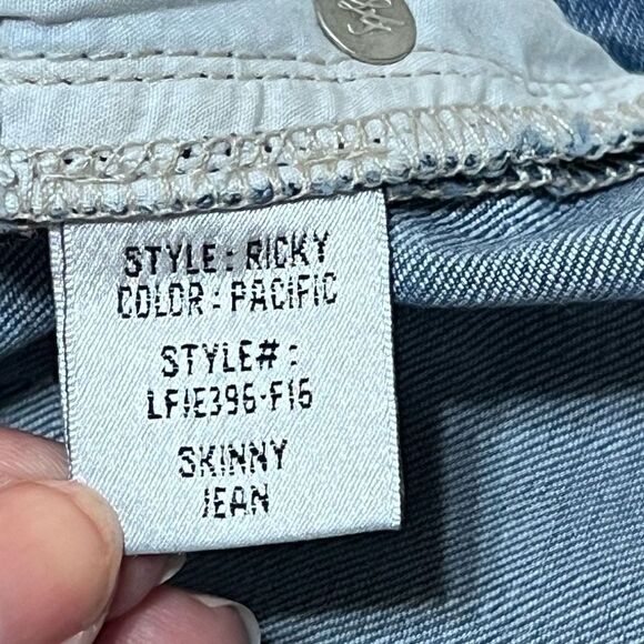 Lovers + Friend Ricky distressed Pacific (light medium wash) jeans, sz 28 - Picture 7 of 9